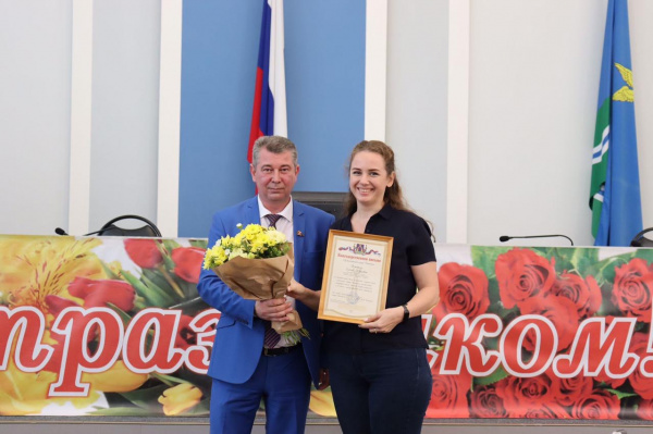 В Батайске поздравили строителей в преддверии их профессионального праздника