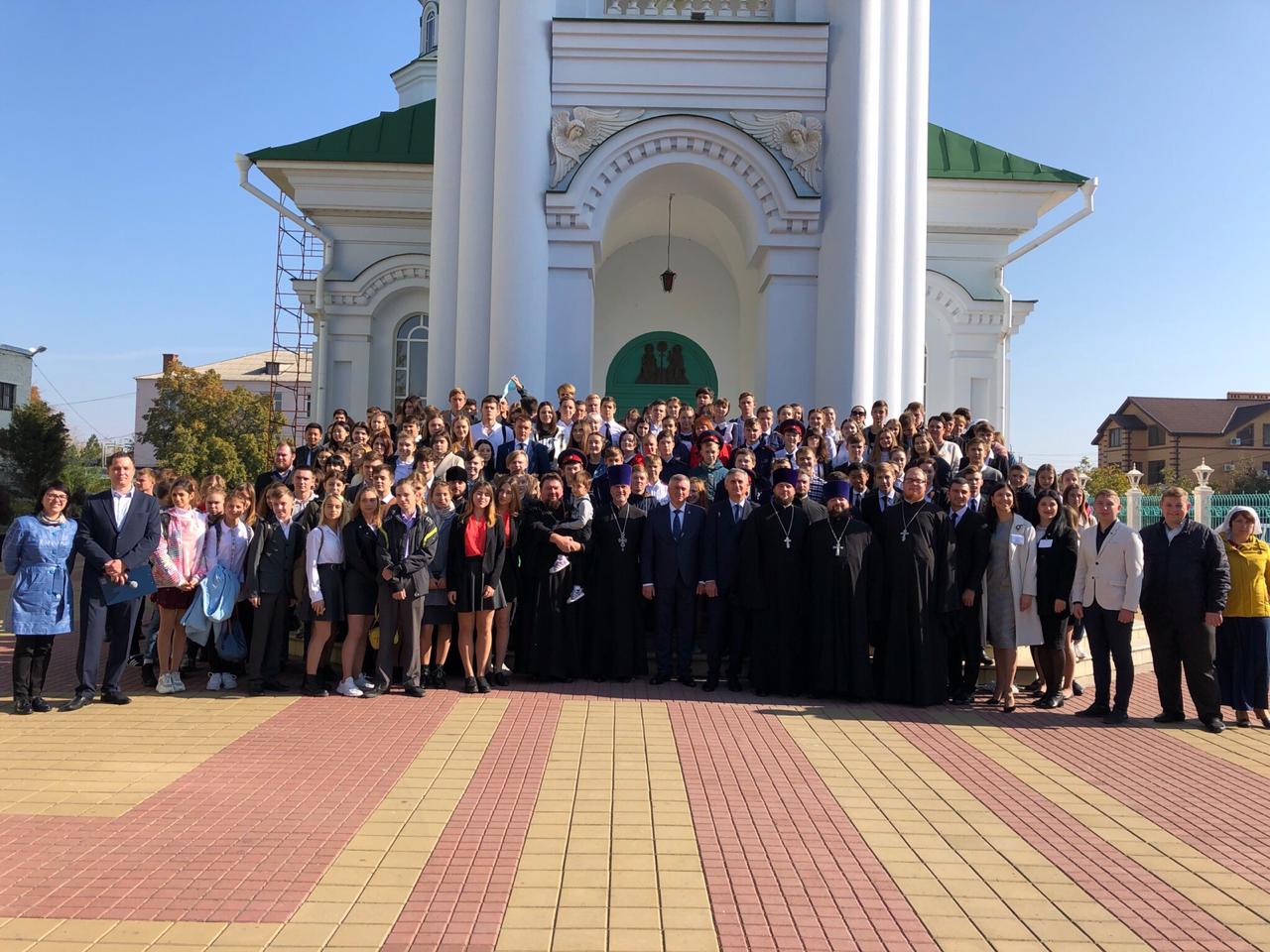 Форум православной молодежи прошел в Свято-Троицком храме Батайска