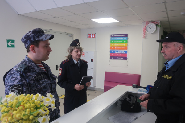 Проверки безопасности проходят в учреждениях образования Батайска, как и по всей Ростовской области 