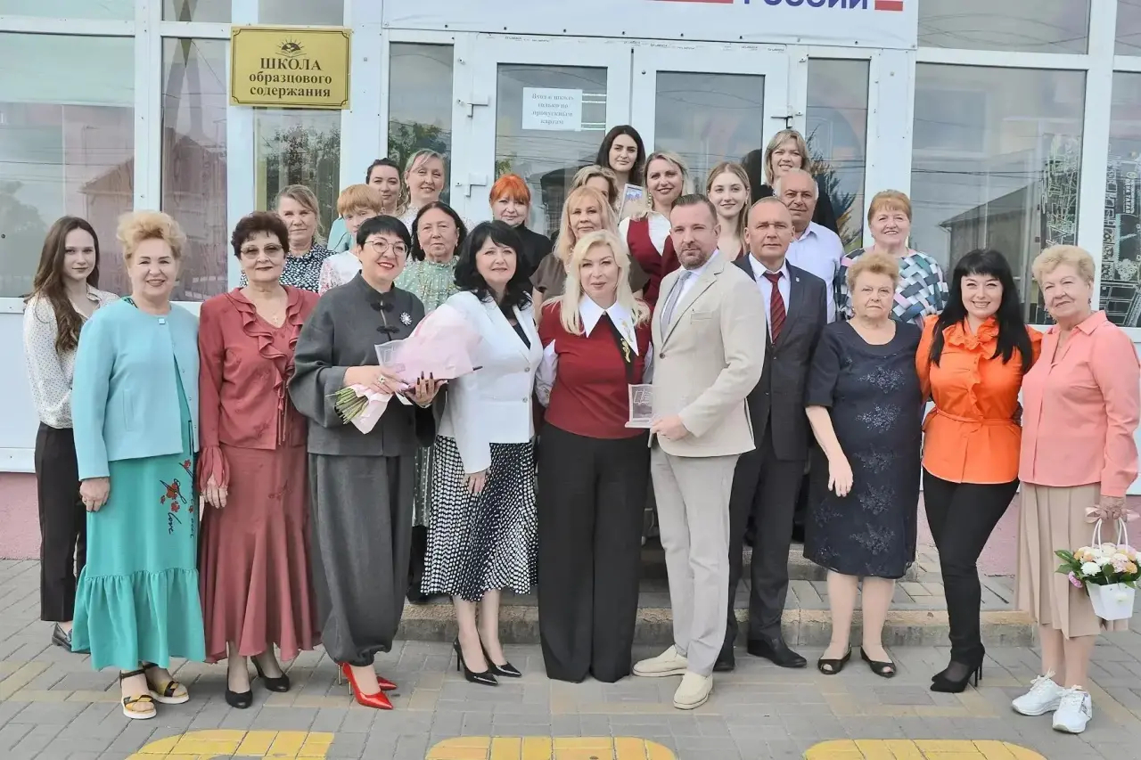 Школе №12 Батайска — 75 лет