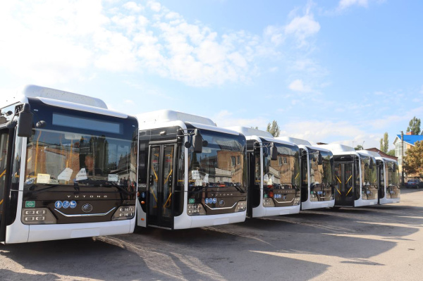 В Батайске по маршрутам запустили 6 новых автобусов
