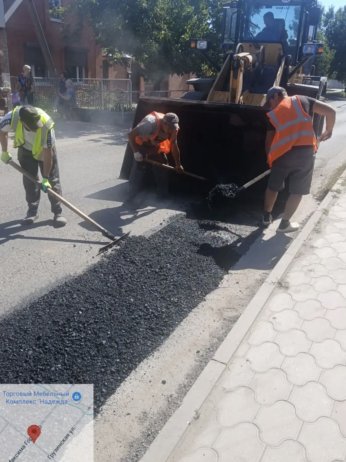  В Батайске продолжается ямочный ремонт дорог