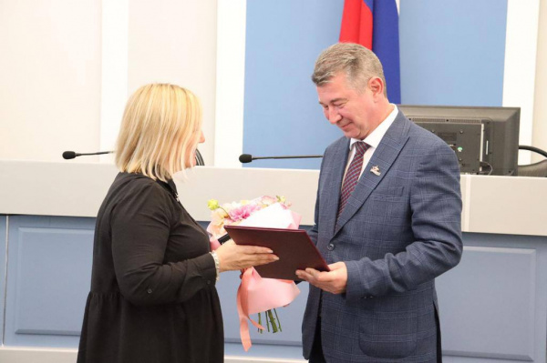 В Батайске поздравили педагогов с профессиональным праздником