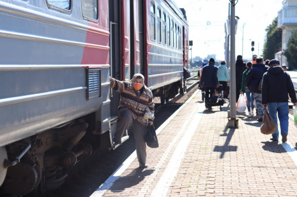 В Батайске проверили железнодорожный вокзал на соблюдение масочного режима