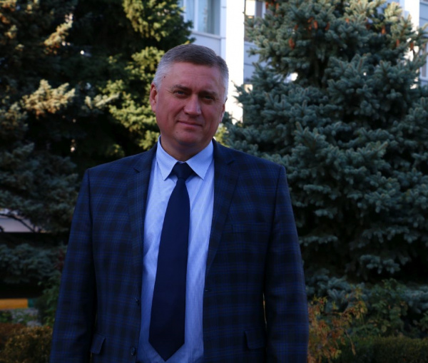 Геннадий Павлятенко поздравил работников скорой медицинской помощи с профессиональным праздником