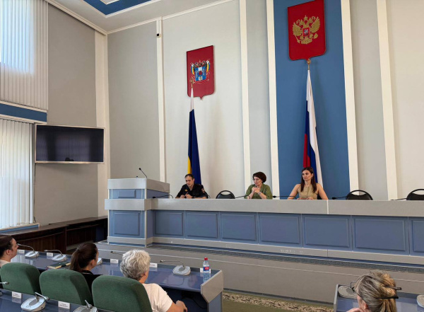 В Администрации города состоялось рабочее совещание с руководителями аптечных сетей