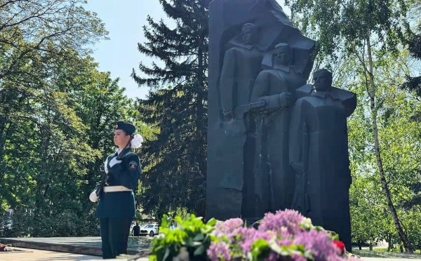 С Днём Великой Победы!